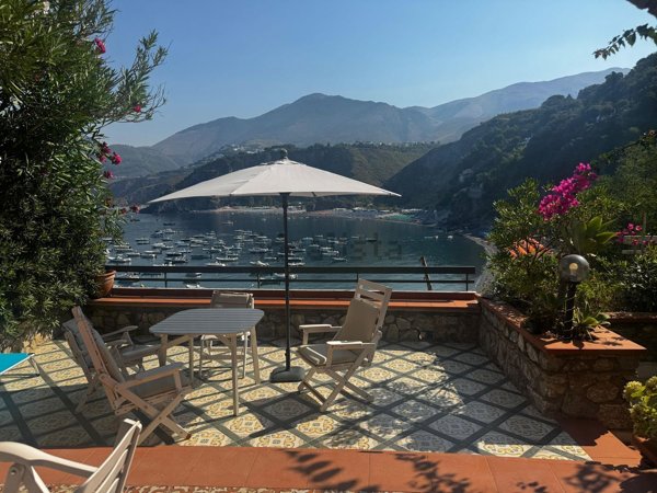 casa indipendente in vendita a San Nicola Arcella