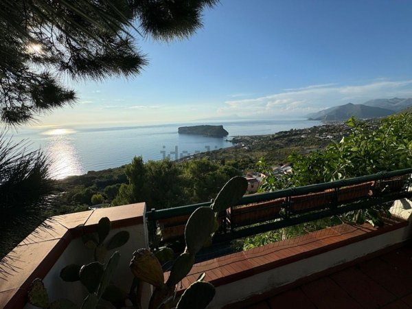 casa indipendente in vendita a San Nicola Arcella