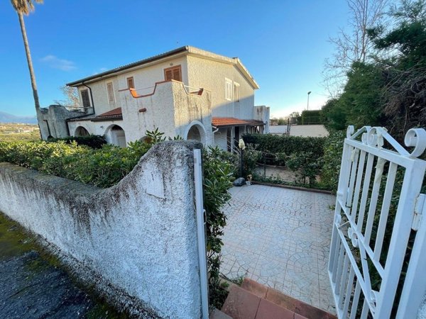 casa indipendente in vendita a San Nicola Arcella