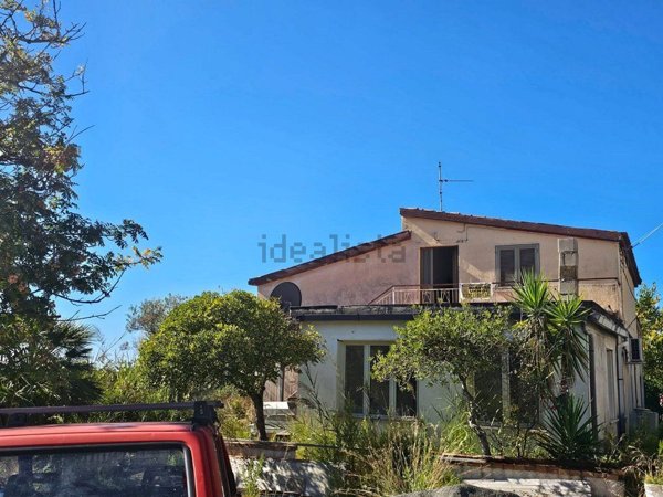 casa indipendente in vendita a San Nicola Arcella