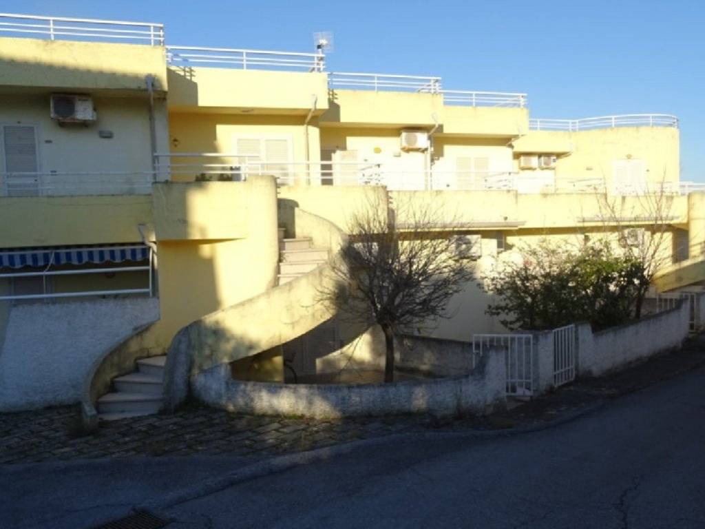 intera palazzina in vendita a San Nicola Arcella
