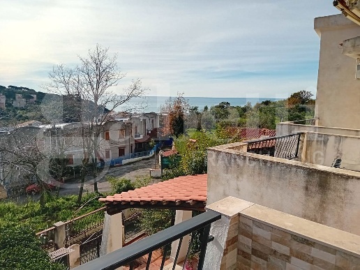 casa indipendente in vendita a San Nicola Arcella