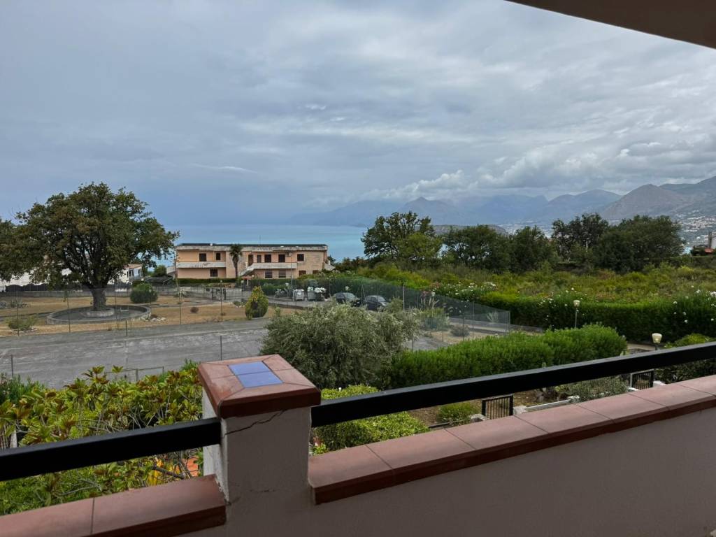 casa indipendente in vendita a San Nicola Arcella