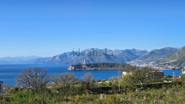 casa indipendente in vendita a San Nicola Arcella