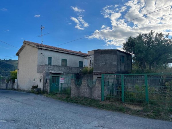 casa indipendente in vendita a San Nicola Arcella