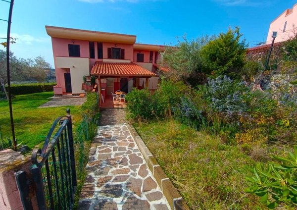 casa indipendente in vendita a San Nicola Arcella