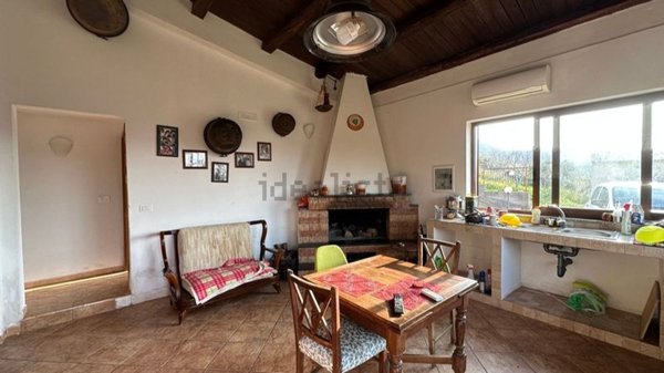 casa indipendente in vendita a San Nicola Arcella