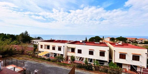 casa indipendente in vendita a San Nicola Arcella