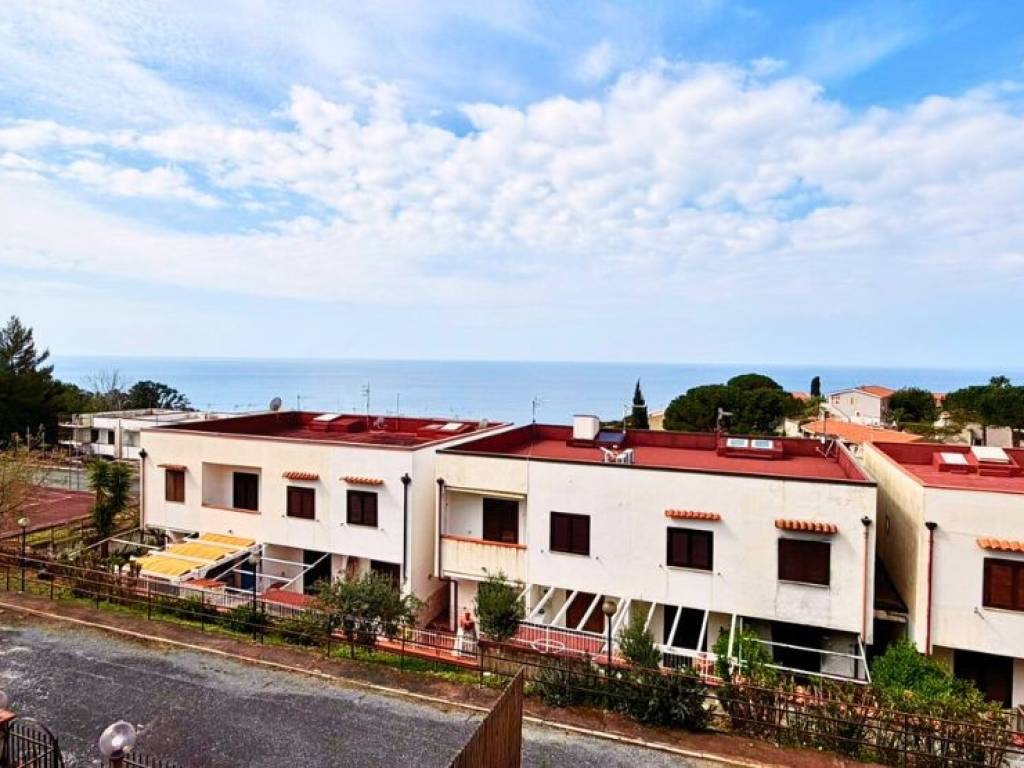 casa indipendente in vendita a San Nicola Arcella