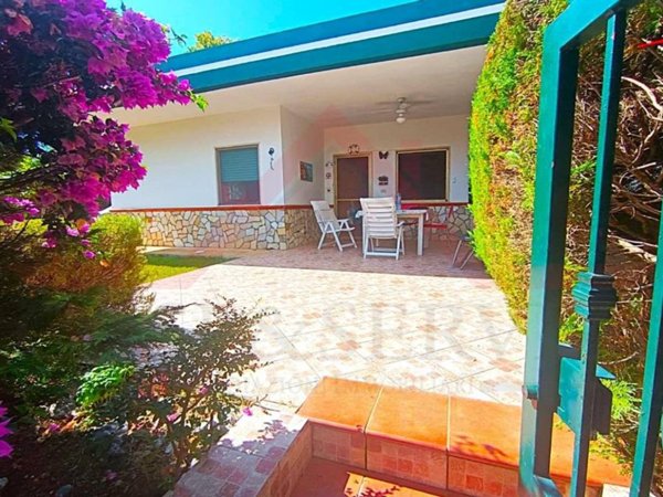 casa indipendente in vendita a San Nicola Arcella