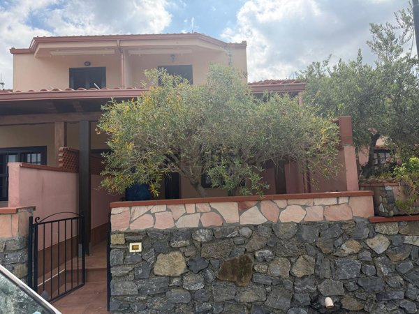 casa indipendente in vendita a San Nicola Arcella