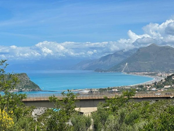 casa indipendente in vendita a San Nicola Arcella