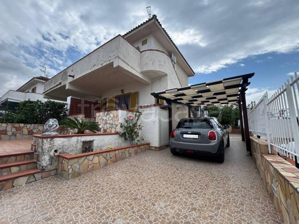 casa indipendente in vendita a San Nicola Arcella