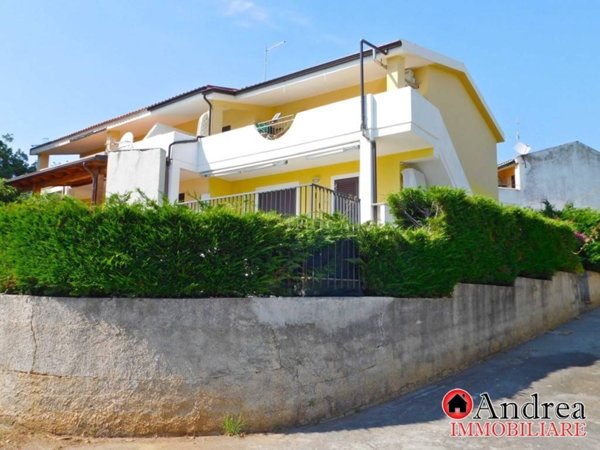 casa indipendente in vendita a San Nicola Arcella