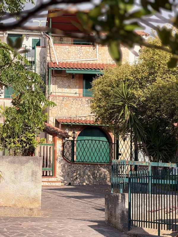 casa indipendente in vendita a San Nicola Arcella