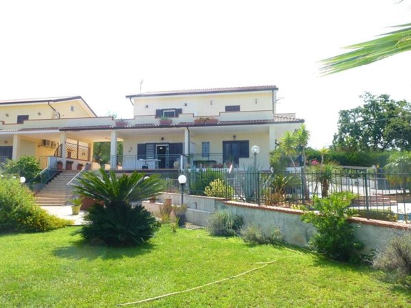 casa indipendente in vendita a San Nicola Arcella