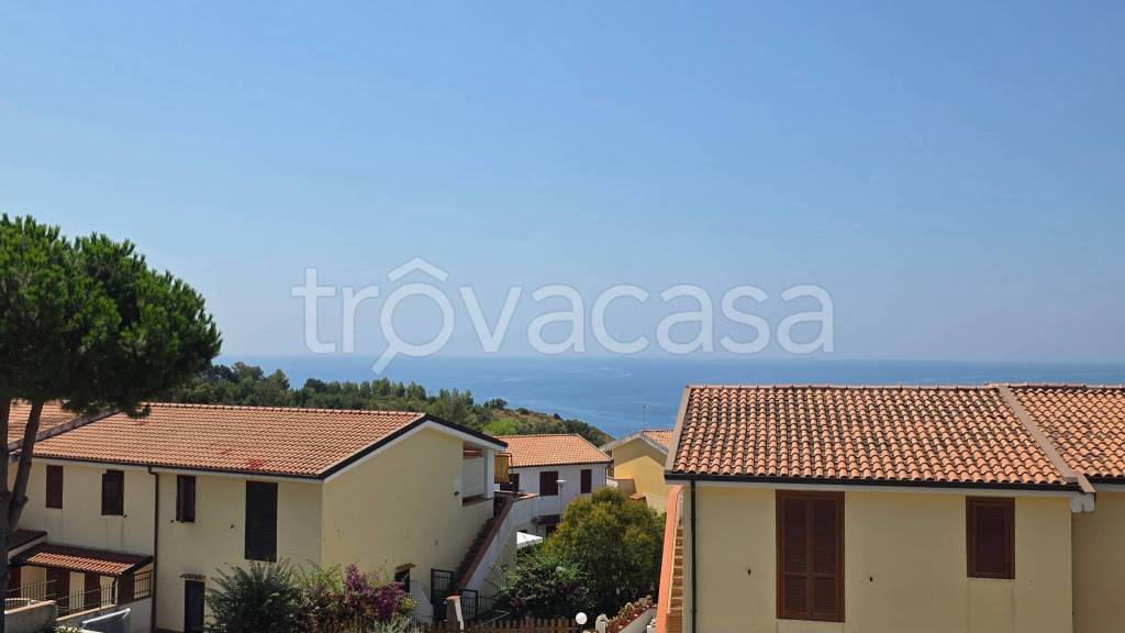 casa indipendente in vendita a San Nicola Arcella