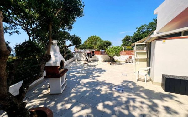 casa indipendente in vendita a San Nicola Arcella
