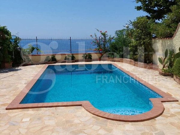 casa indipendente in vendita a San Nicola Arcella