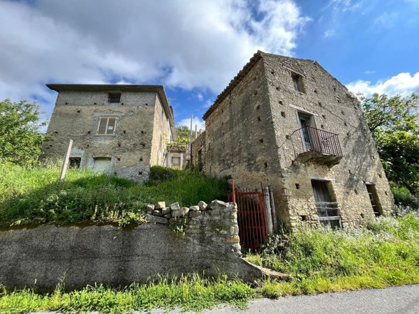 casale in vendita a San Pietro in Amantea