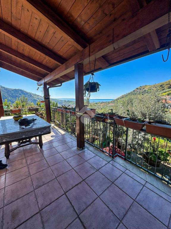 casa indipendente in vendita a San Pietro in Amantea