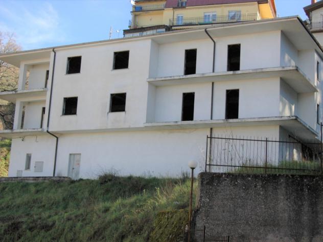 locale di sgombero in vendita a San Pietro in Guarano in zona San Benedetto