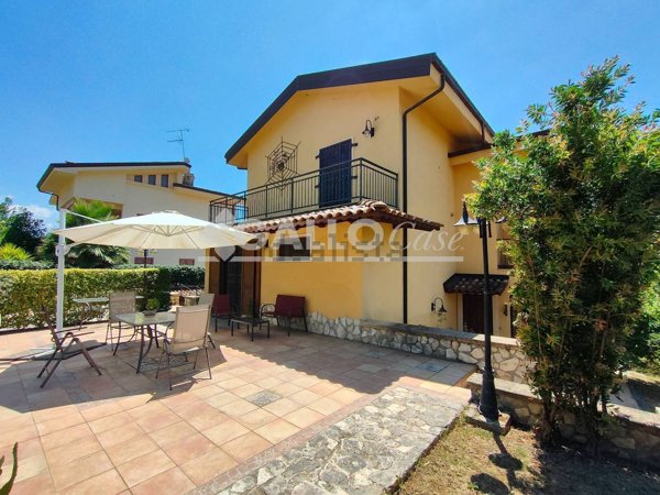 casa indipendente in vendita a San Pietro in Guarano