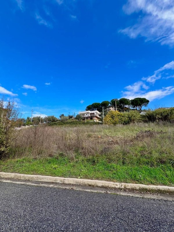 terreno edificabile in vendita a San Pietro in Guarano