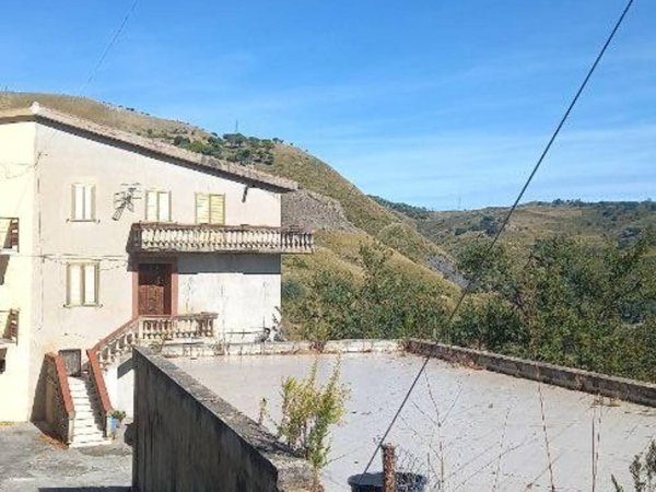 casa indipendente in vendita a Santa Domenica Talao