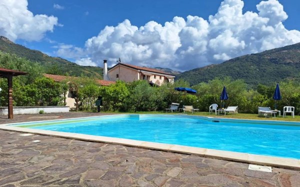 casa indipendente in vendita a Santa Domenica Talao