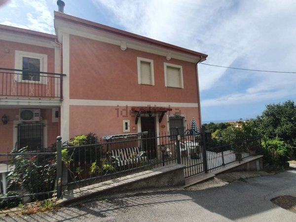 casa indipendente in vendita a Santa Domenica Talao