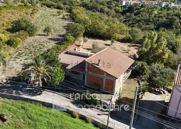 casa indipendente in vendita a Santa Domenica Talao