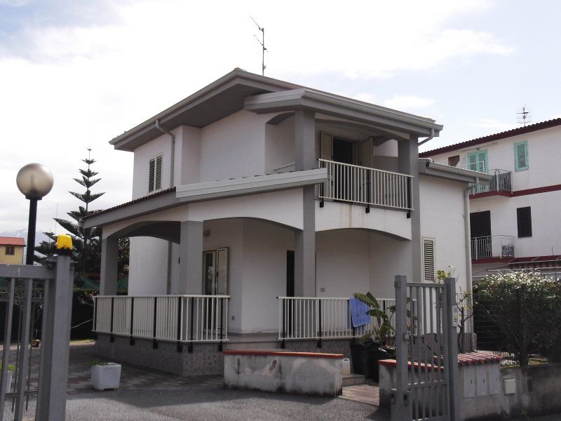 casa indipendente in vendita a Santa Maria del Cedro