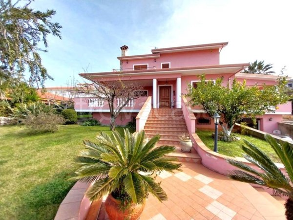 casa indipendente in vendita a Santa Maria del Cedro