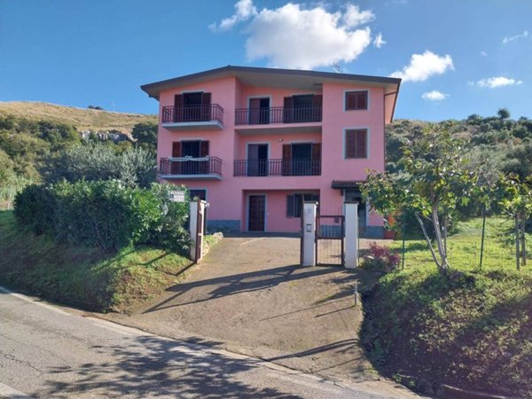 intera palazzina in vendita a Santa Maria del Cedro