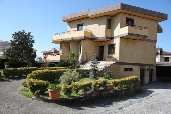 casa indipendente in vendita a Santa Maria del Cedro