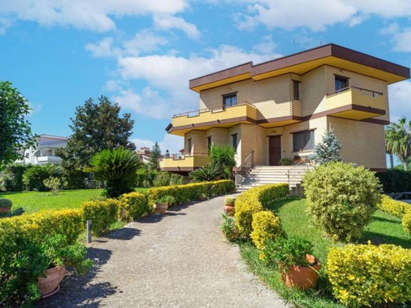 casa indipendente in vendita a Santa Maria del Cedro in zona Marcellina