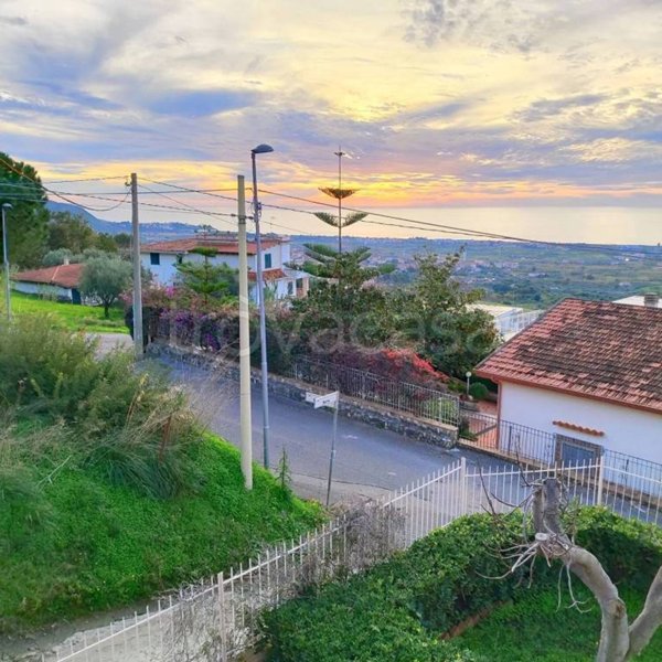 casa indipendente in vendita a Santa Maria del Cedro