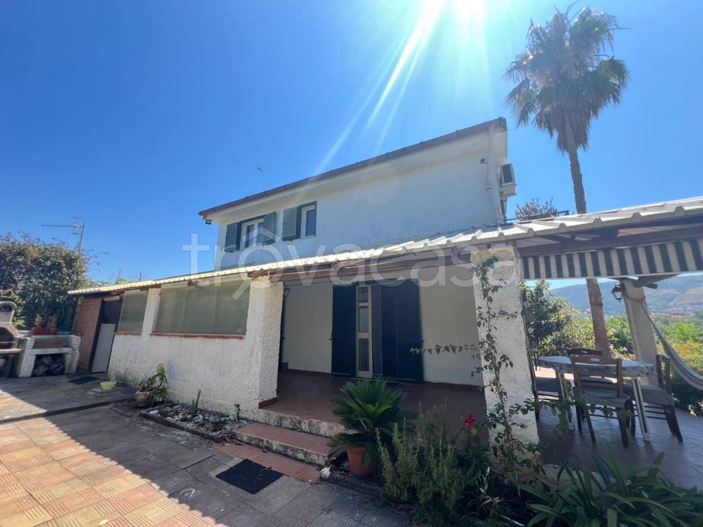 casa indipendente in vendita a Santa Maria del Cedro in zona Marcellina