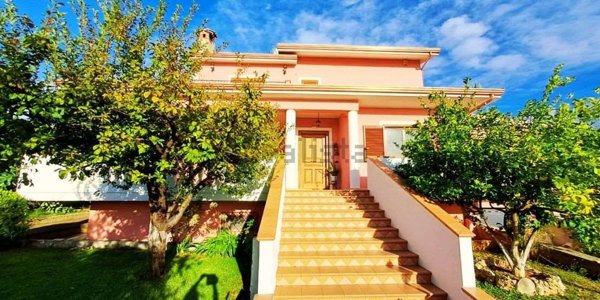 casa indipendente in vendita a Santa Maria del Cedro