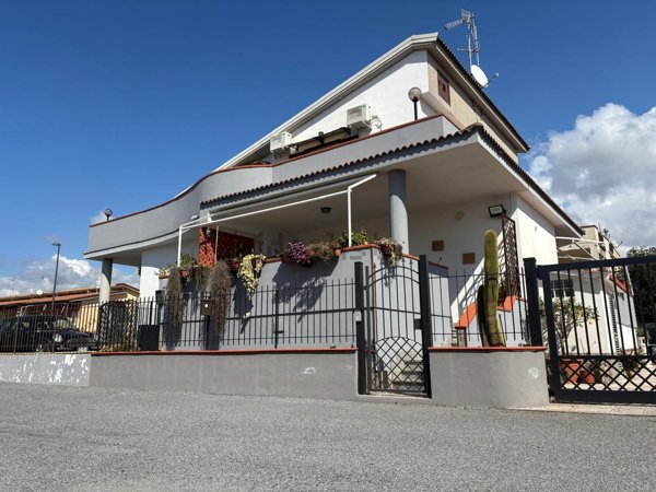 casa indipendente in vendita a Santa Maria del Cedro
