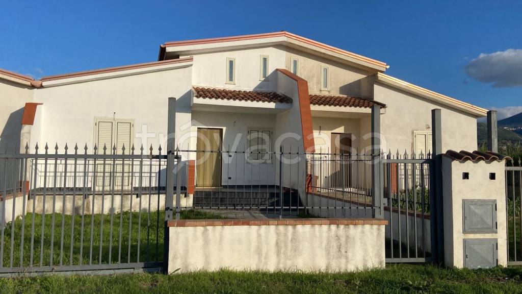 casa indipendente in vendita a Santa Maria del Cedro