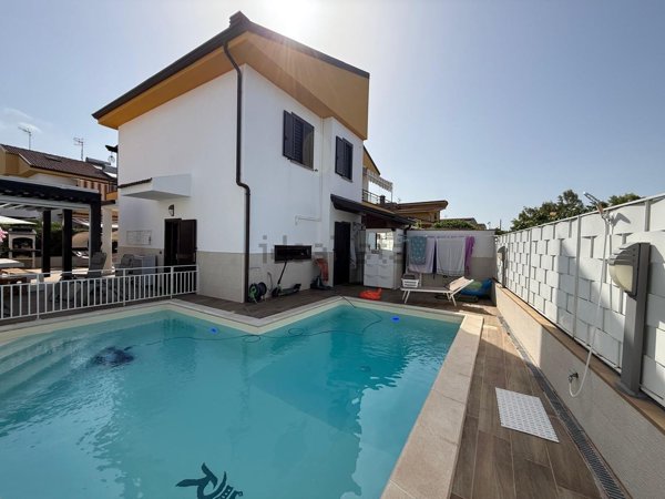 casa indipendente in vendita a Santa Maria del Cedro
