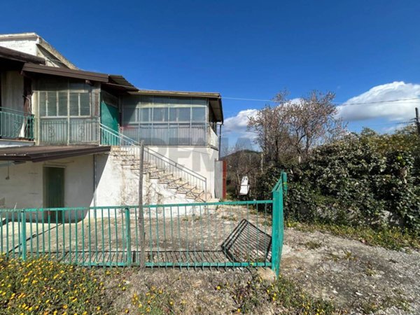 casale in vendita a Santa Sofia d'Epiro