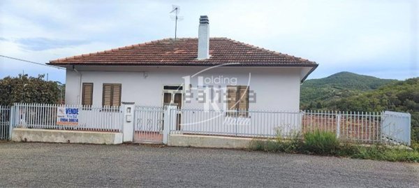 casa indipendente in vendita a Santa Sofia d'Epiro