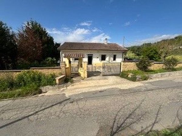 casa indipendente in vendita a Santa Sofia d'Epiro