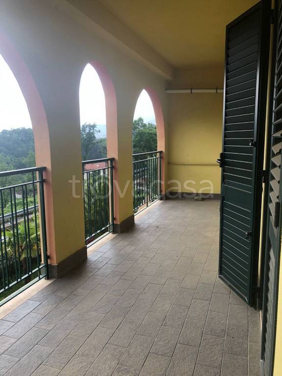 casa indipendente in vendita a Santo Stefano di Rogliano