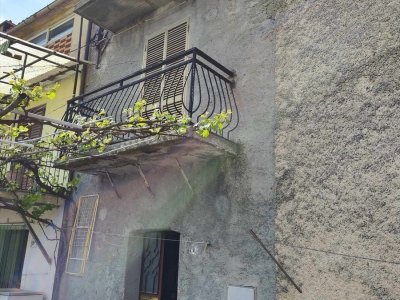 casa indipendente in vendita a Santo Stefano di Rogliano