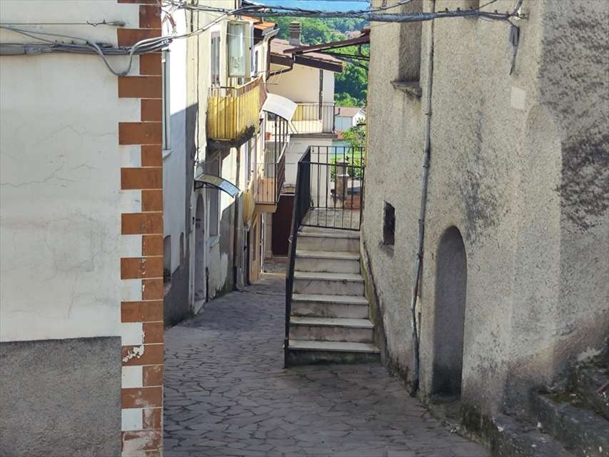 casa indipendente in vendita a Santo Stefano di Rogliano
