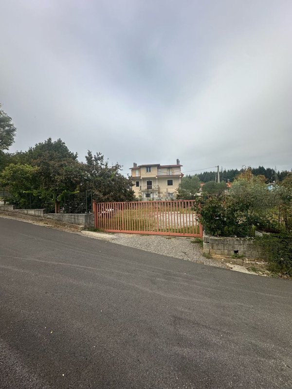 terreno edificabile in vendita a Santo Stefano di Rogliano